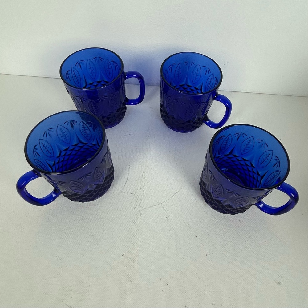 Avon NOS VTG '2004' Royal Sapphire 10 oz. Mugs (Set of 4) made in France